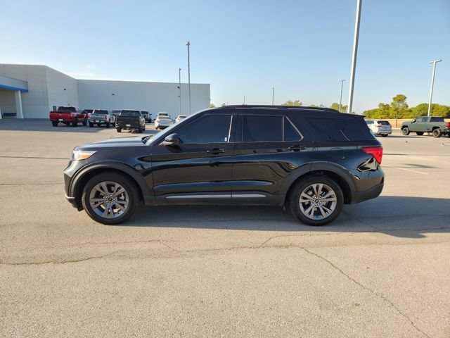 Used 2023 Ford Explorer XLT w/ Equipment Group 202A RWD image 4