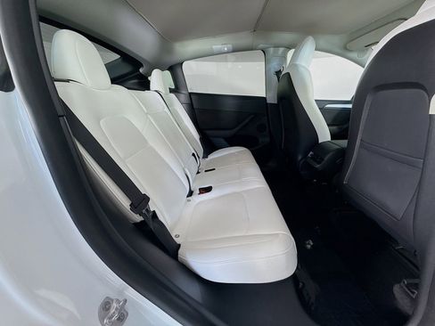 Used 2022 Tesla Model Y Performance image 27