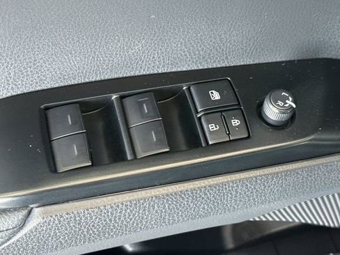 Used 2025 Toyota Camry XSE FWD image 18