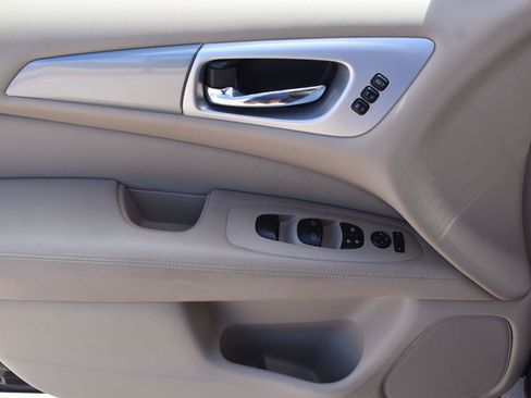 Used 2019 Nissan Pathfinder SL FWD image 23