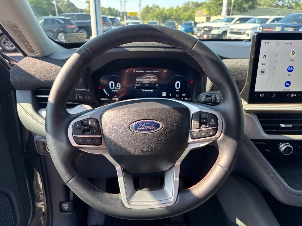 Used 2025 Ford Explorer Active w/ Active Comfort Package AWD/4WD image 16