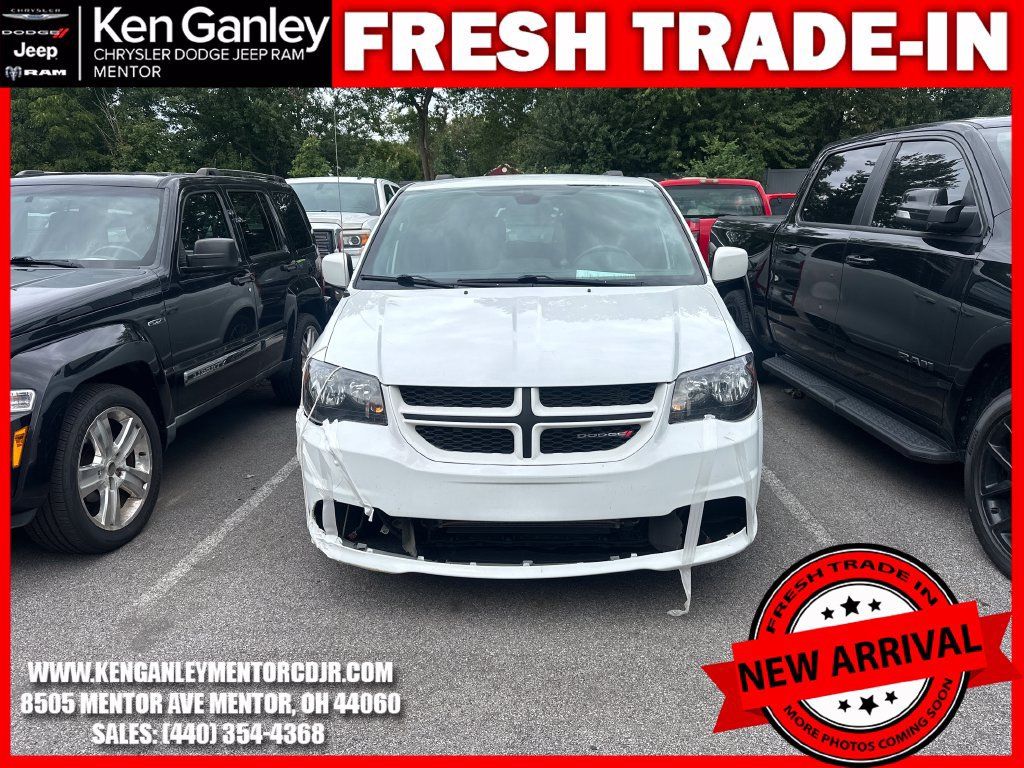 Used 2018 Dodge Grand Caravan GT FWD image 2