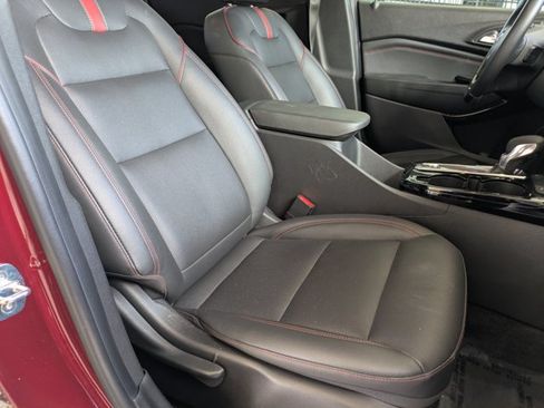 Used 2024 Chevrolet Trax RS w/ Sunroof Package FWD image 20