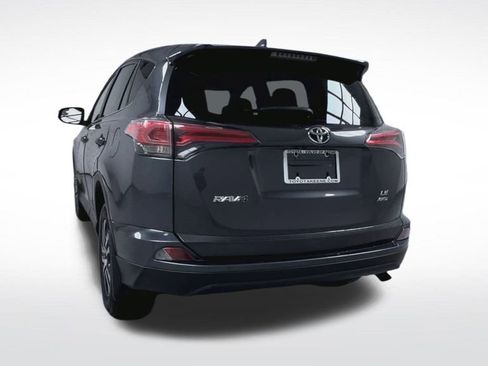Used 2018 Toyota RAV4 LE image 21