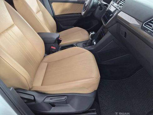 Used 2023 Volkswagen Tiguan SE FWD image 33