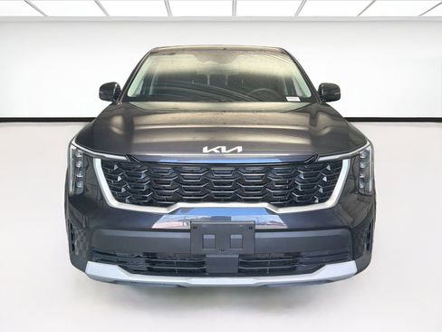 Used 2025 Kia Sorento LX FWD image 2