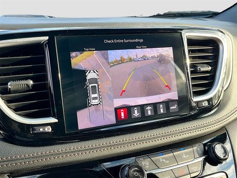 Certified 2024 Chrysler Pacifica Pinnacle image 14