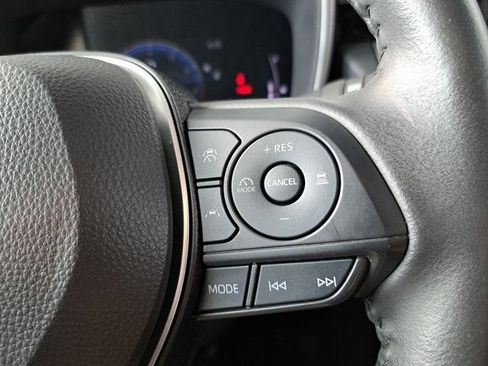 Used 2024 Toyota Corolla Cross XLE w/ Convenience Package AWD/4WD image 19