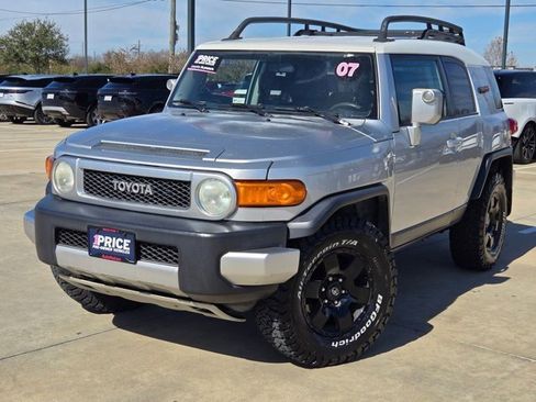 Used 2007 Toyota FJ Cruiser image 1