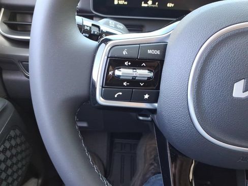 New 2026 Kia Carnival SX w/ SX Dark Edition Package FWD image 25