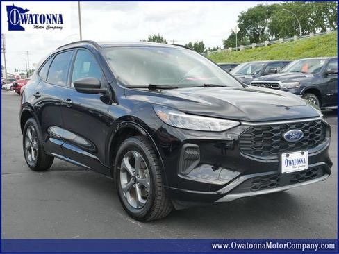 Certified 2024 Ford Escape ST-Line AWD/4WD image 1