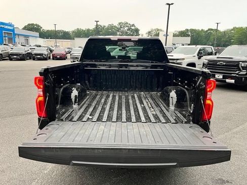Used 2022 Chevrolet Silverado 1500 Custom w/ LPO, Dark Essentials Package AWD/4WD image 10