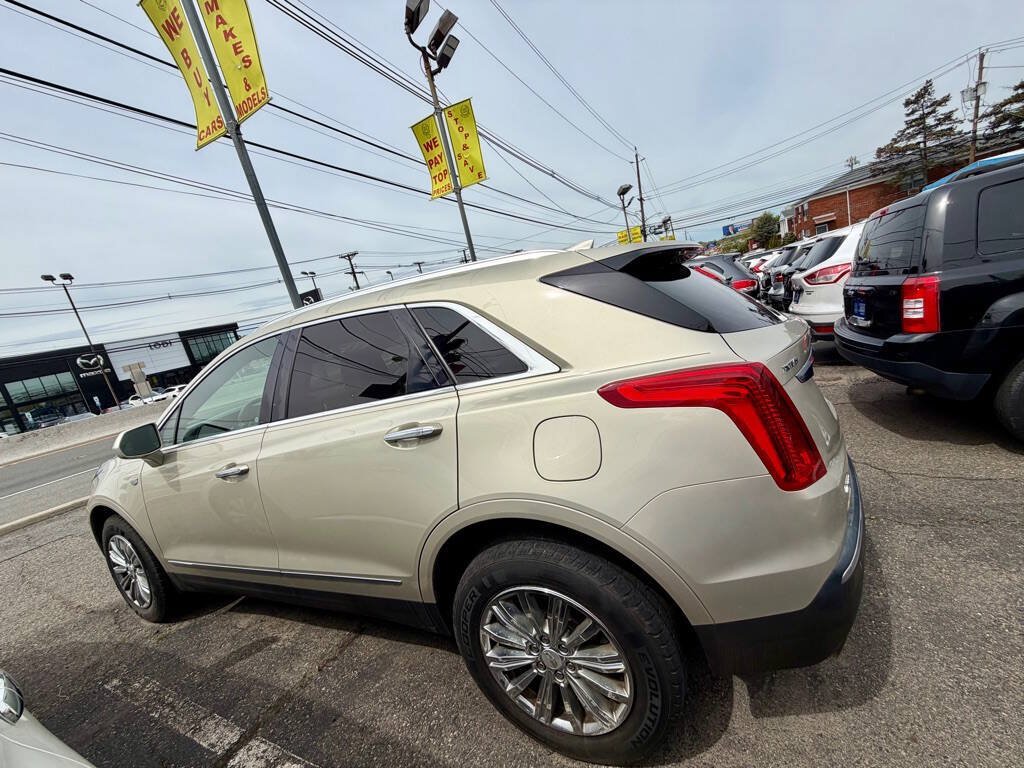 Used 2017 Cadillac XT5 Luxury w/ LPO, Wheel Lock Package AWD/4WD image 7