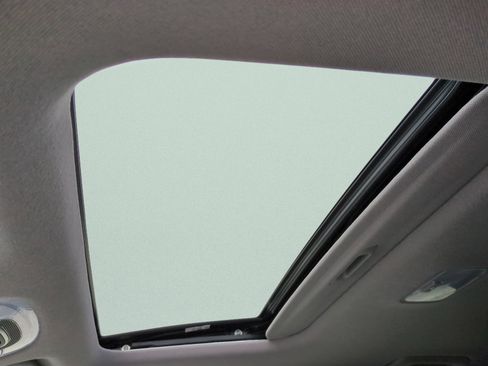 Certified 2025 Hyundai Elantra SEL FWD image 18