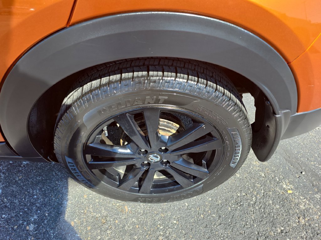 Used 2018 Nissan Kicks SR FWD image 10