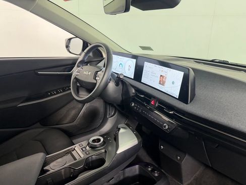 Used 2024 Kia EV6 Light RWD image 34