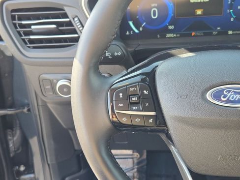 Used 2022 Ford Escape SEL w/ Technology Package image 31