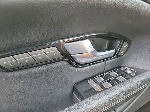 Used 2017 Land Rover Range Rover Evoque SE Premium image 27