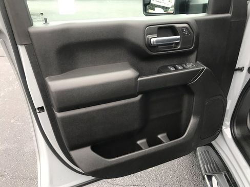 Used 2024 GMC Sierra 2500 Pro w/ Convenience Package image 17