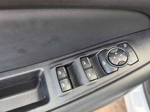 Used 2023 Ford Edge SEL image 12