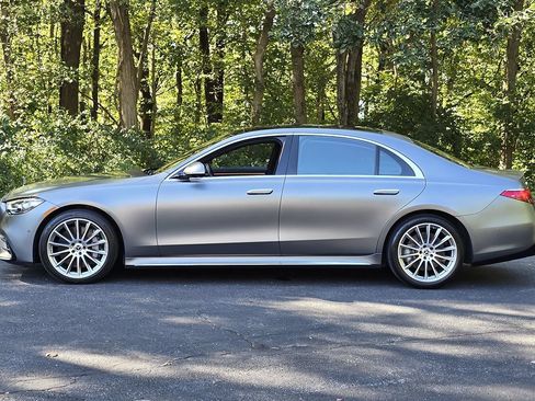 Used 2023 Mercedes-Benz S 500 4MATIC image 3