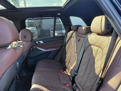 Used 2023 BMW X5 xDrive40i w/ Executive Package image 8