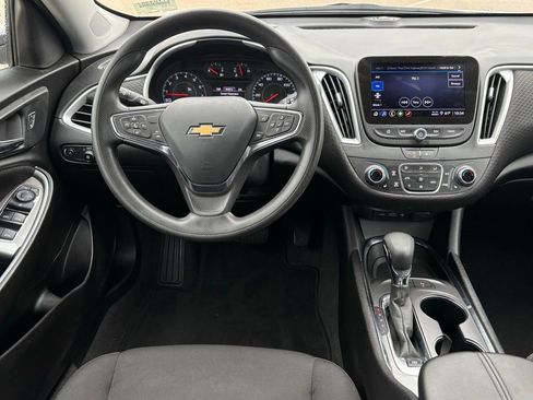Used 2024 Chevrolet Malibu LT image 9