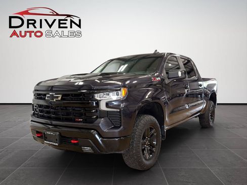 Used 2022 Chevrolet Silverado 1500 LT Trail Boss w/ LT Trail Boss Premium Package AWD/4WD image 2
