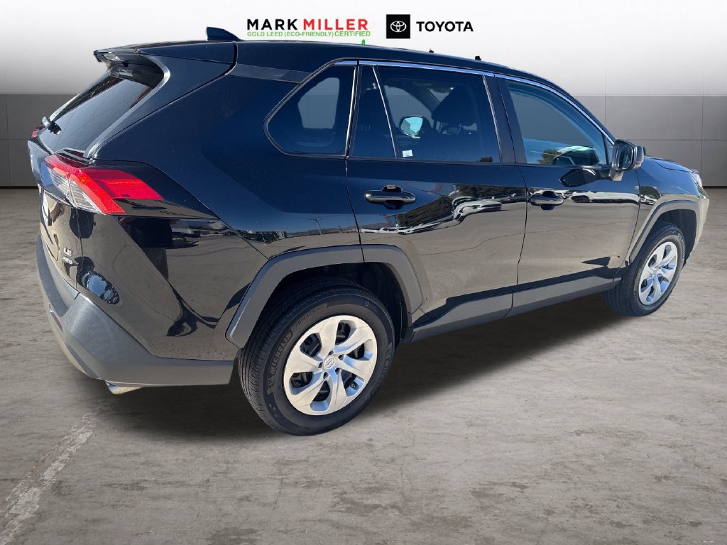 Certified 2024 Toyota RAV4 LE AWD/4WD image 5