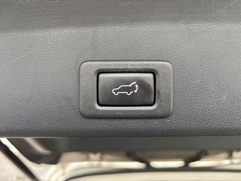 Used 2019 Subaru Ascent Limited image 14