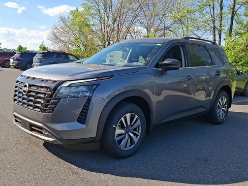 New 2026 Nissan Pathfinder SL AWD/4WD image 2