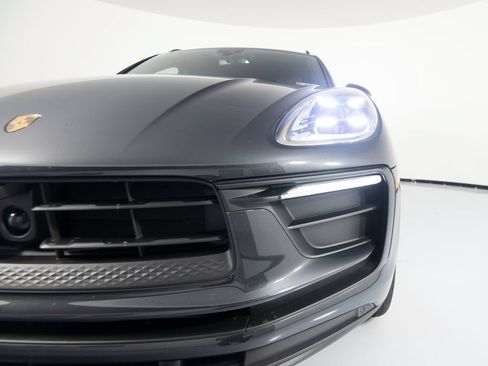 Certified 2026 Porsche Macan AWD/4WD image 40