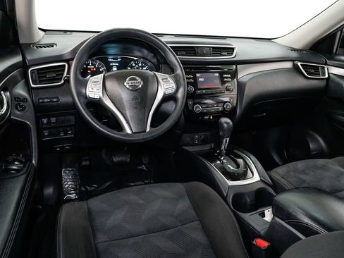 Used 2015 Nissan Rogue SV image 6