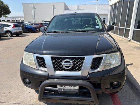 Used 2015 Nissan Frontier Desert Runner RWD image 3