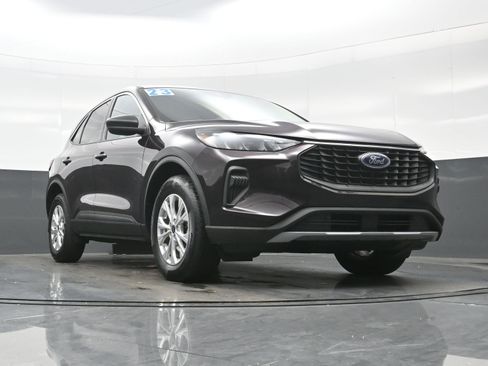 Used 2023 Ford Escape Active image 31