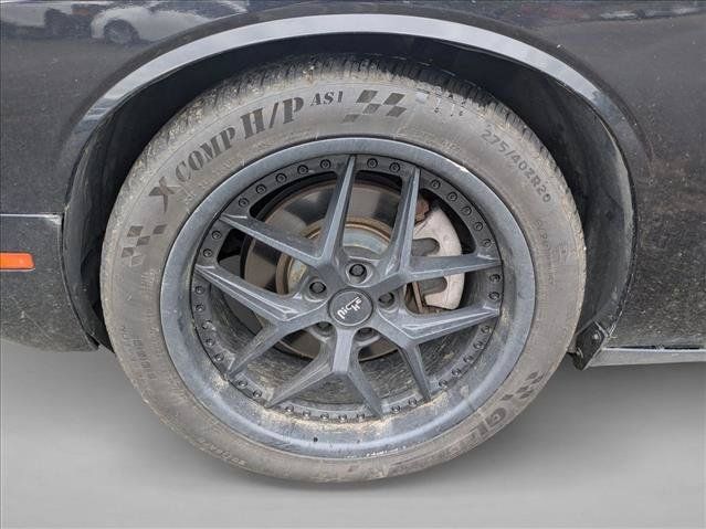Used 2019 Dodge Challenger R/T RWD image 10