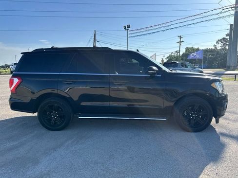 Used 2020 Ford Expedition XLT w/ Equipment Group 202A RWD image 4