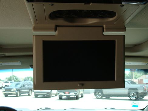 Used 2016 Chevrolet Tahoe LT image 11