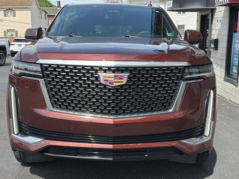 Used 2022 Cadillac Escalade Luxury AWD/4WD image 8