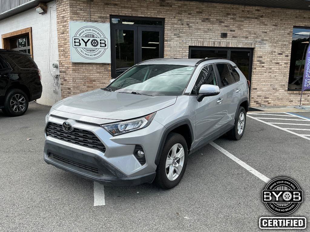 Used 2021 Toyota RAV4 XLE FWD image 1