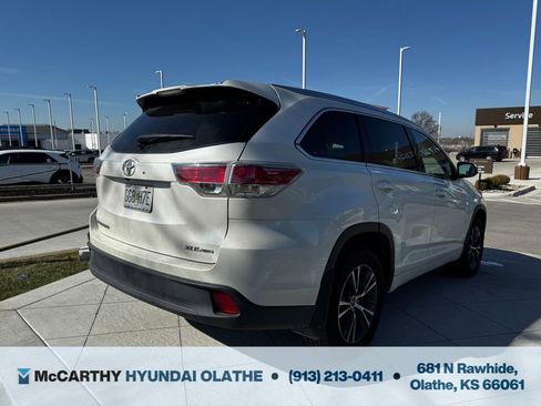 Used 2016 Toyota Highlander XLE image 11