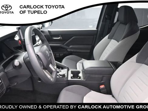 Used 2025 Toyota Tacoma TRD Sport AWD/4WD image 11