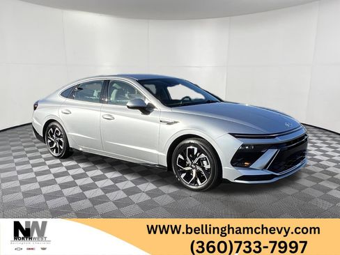 Used 2025 Hyundai Sonata SEL image 1