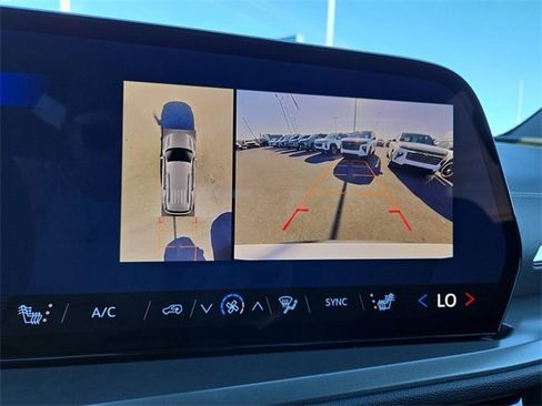 New 2026 Chevrolet Traverse LT w/ Driver Confidence Package image 23