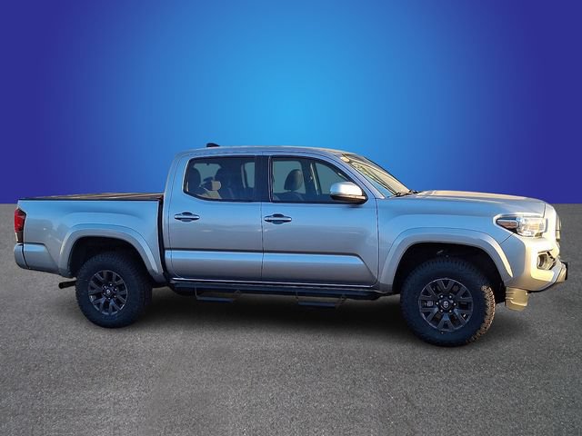 Used 2023 Toyota Tacoma SR5 w/ Technology Package AWD/4WD image 3