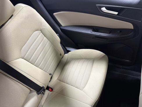 Used 2024 Ford Edge SE image 14