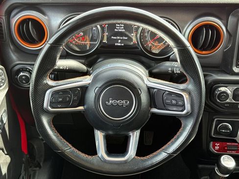 Used 2022 Jeep Gladiator Mojave AWD/4WD image 12