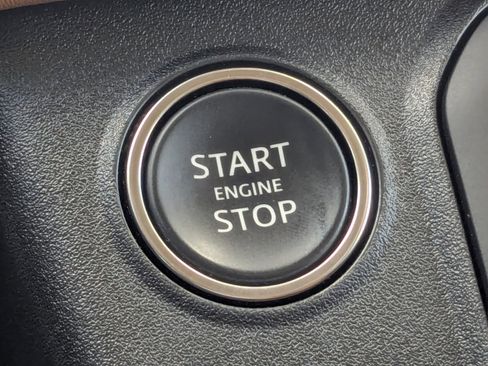 Used 2023 Land Rover Defender 130 First Edition image 32