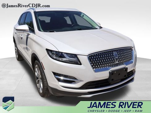 Used 2019 Lincoln MKC Select w/ Select Plus Package FWD image 9