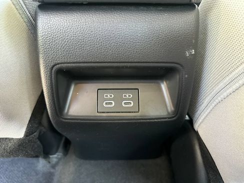 Used 2025 Toyota Corolla LE FWD image 18
